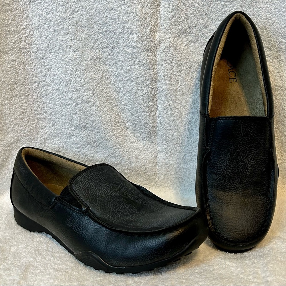 New Women’s Black Place Leather Loafer Shoes- Sz 5